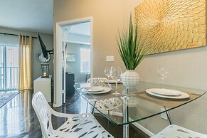 BC-522: Channelside Luxury Apartment