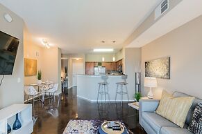 BC-522: Channelside Luxury Apartment