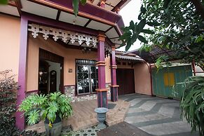 RedDoorz near Stasiun Kota Baru Malang