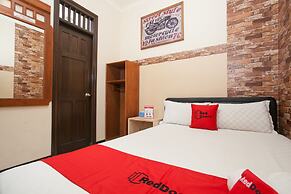 RedDoorz near Stasiun Kota Baru Malang