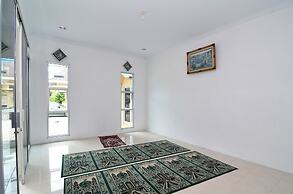 RedDoorz Plus @ Laweyan