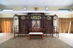 RedDoorz Plus @ Laweyan