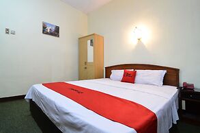 RedDoorz Plus @ Laweyan