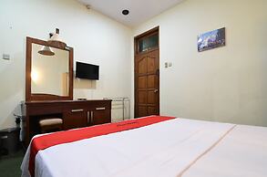 RedDoorz Plus @ Laweyan