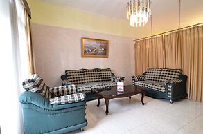 RedDoorz Plus @ Laweyan