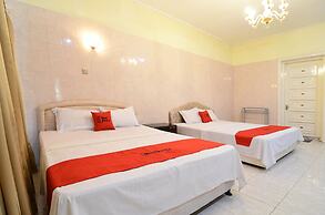 RedDoorz Plus @ Laweyan