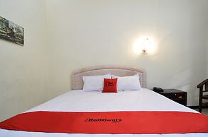 RedDoorz Plus @ Laweyan