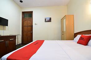 RedDoorz Plus @ Laweyan