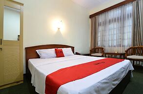 RedDoorz Plus @ Laweyan