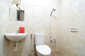 RedDoorz Plus @ Laweyan