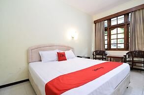 RedDoorz Plus @ Laweyan