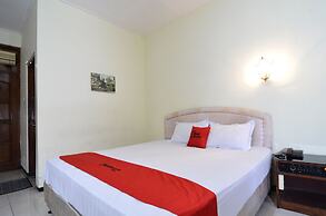 RedDoorz Plus @ Laweyan