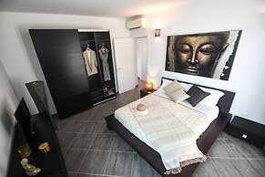 Hypogeum Suites & Apartments