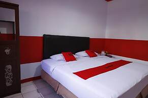 RedDoorz Plus @ Samratulangi Manado