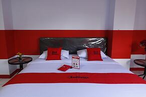 RedDoorz Plus @ Samratulangi Manado