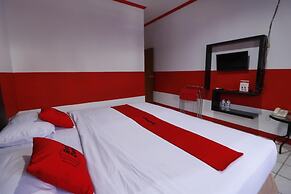 RedDoorz Plus @ Samratulangi Manado