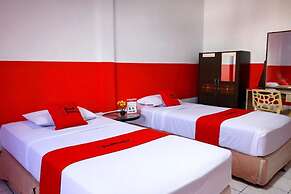 RedDoorz Plus @ Samratulangi Manado