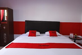 RedDoorz Plus @ Samratulangi Manado