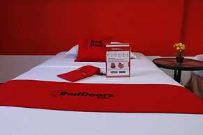 RedDoorz Plus @ Samratulangi Manado