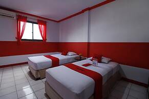 RedDoorz Plus @ Samratulangi Manado