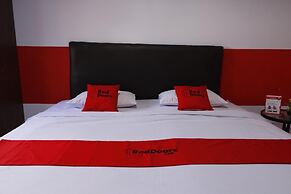RedDoorz Plus @ Samratulangi Manado