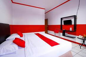 RedDoorz Plus @ Samratulangi Manado