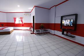 RedDoorz Plus @ Samratulangi Manado