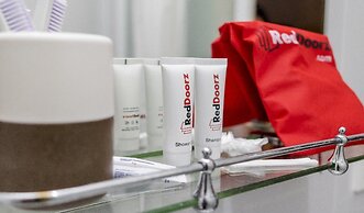 RedDoorz Plus near Universitas Sumatera Utara