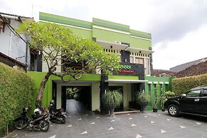 RedDoorz Plus @ Taman Siswa 2