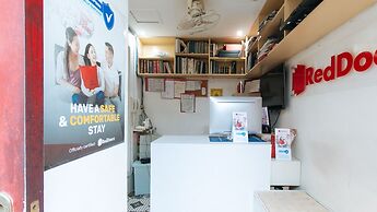 RedDoorz Plus @ Ruby Las Pinas Weekly Stay