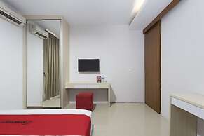 RedDoorz Plus near Cilandak Town Square 2