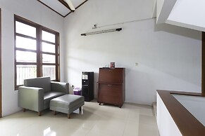 RedDoorz Plus near Cilandak Town Square 2