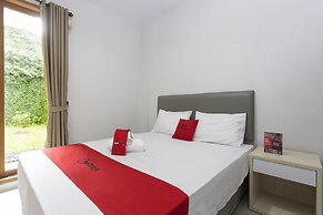 RedDoorz Plus near Cilandak Town Square 2