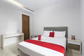 RedDoorz Plus near Cilandak Town Square 2