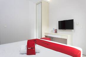 RedDoorz Plus near Cilandak Town Square 2