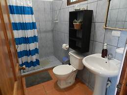 Colibri Surf House & Flats