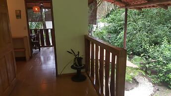 Colibri Surf House & Flats