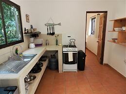 Colibri Surf House & Flats