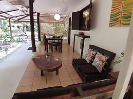 Colibri Surf House & Flats