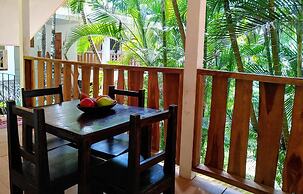 Colibri Surf House & Flats