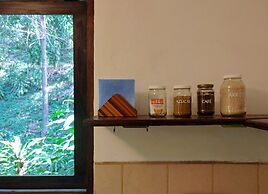 Colibri Surf House & Flats