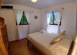 Colibri Surf House & Flats