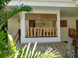 Colibri Surf House & Flats