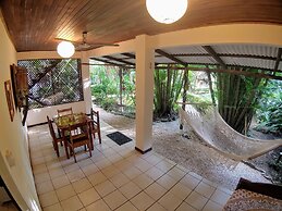 Colibri Surf House & Flats