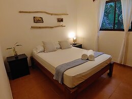 Colibri Surf House & Flats