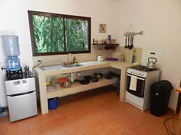 Colibri Surf House & Flats