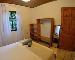 Colibri Surf House & Flats