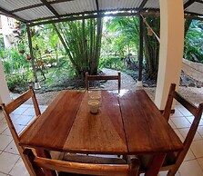 Colibri Surf House & Flats