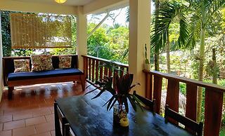 Colibri Surf House & Flats
