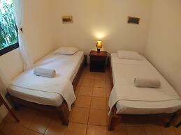 Colibri Surf House & Flats